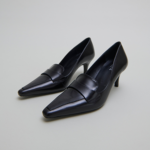 Escarpins à pattes in black leather | BLONDIE