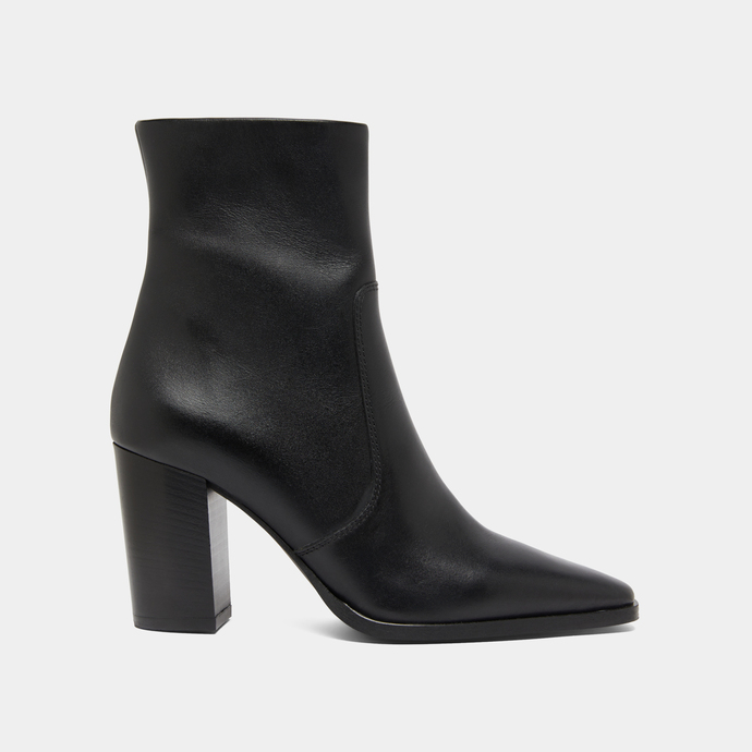 Bottines &agrave; bouts pointus in black leather | PAM