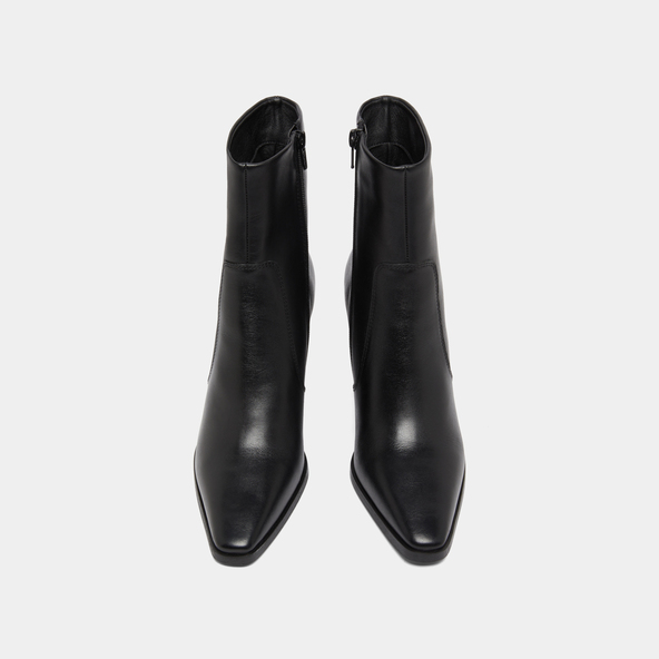 Bottines &agrave; bouts pointus in black leather | PAM