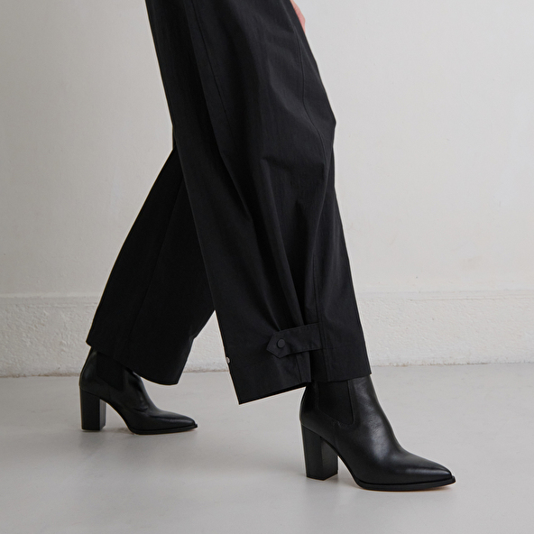 Bottines à talons et élastiques in black leather | PEPITA