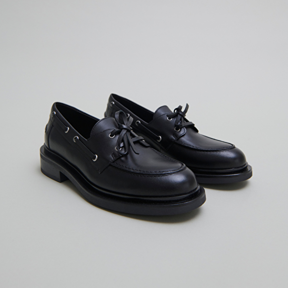Derbies &agrave; lacets &eacute;pais in black leather | PAOLO