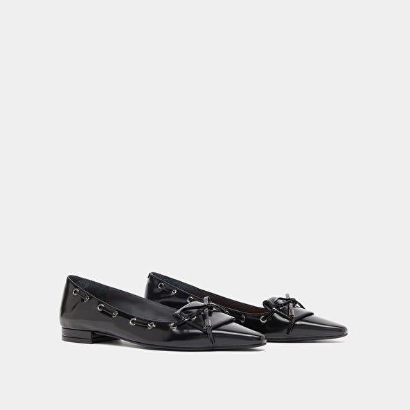 Ballerines à lacets in black glazed leather | DYNAMO