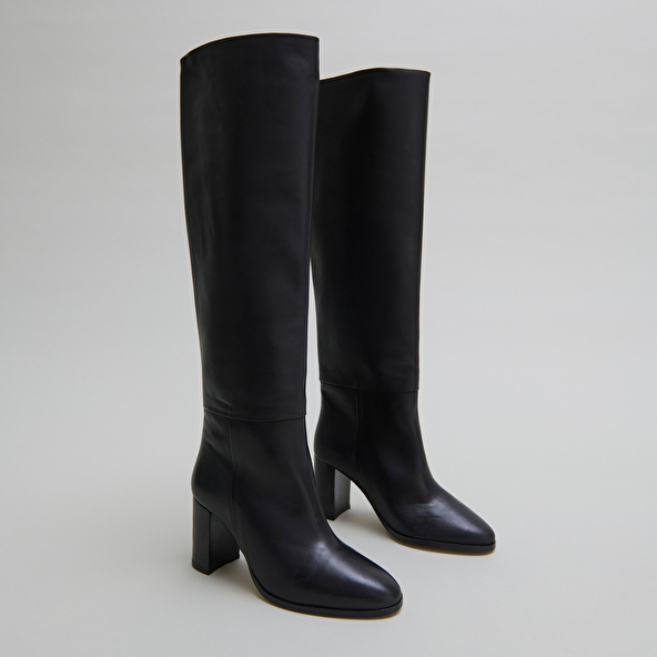 Bottes hautes à bouts arrondis in black leather | VENTURA