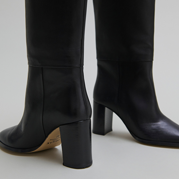 Bottes hautes à bouts arrondis in black leather | VENTURA