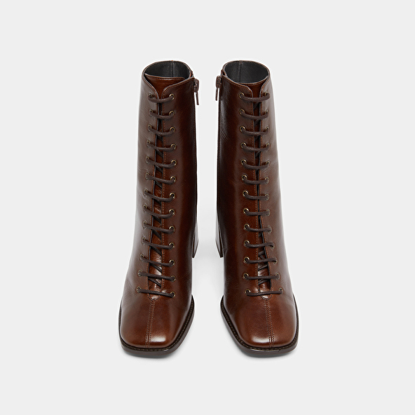 Bottines à talons lacées in brown distressed leather | VANDELLE