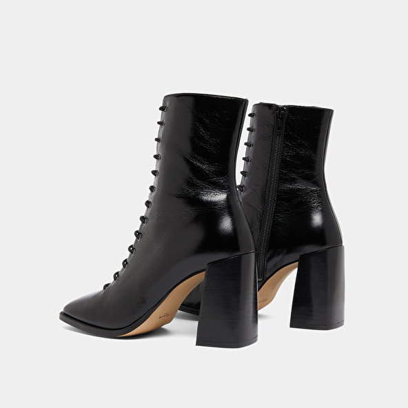 Bottines à talons lacées in black distressed leather | VANDELLE