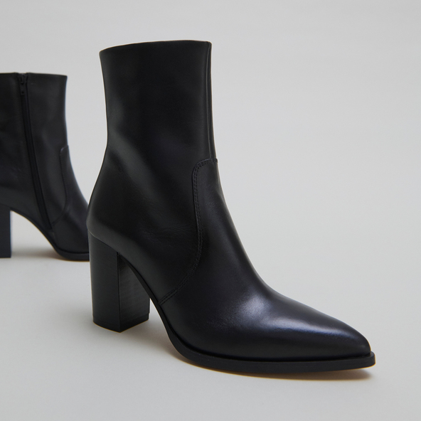 Bottines à talons in black leather | PERLE