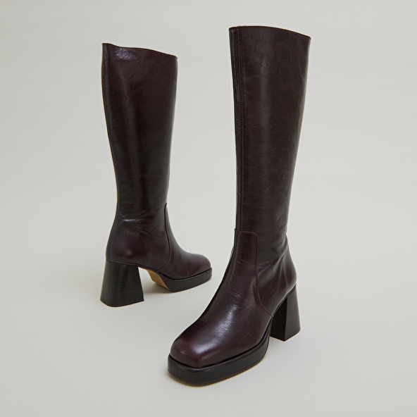 Platform boots in chocolate distressed leather | BETINA