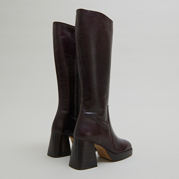 Platform boots in chocolate distressed leather | BETINA