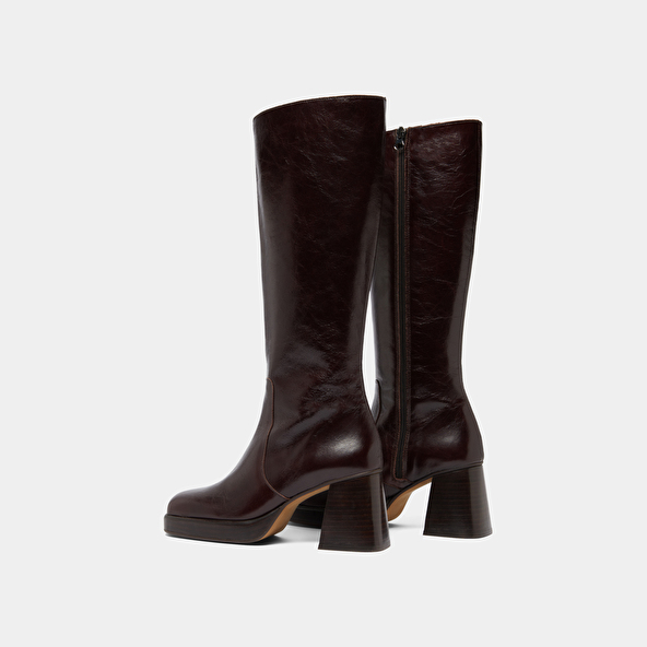 Platform boots in chocolate distressed leather | BETINA