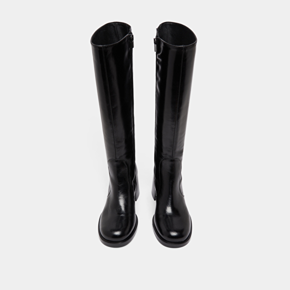 Boots with heels and rounded toes in black leather | BIENVENUE