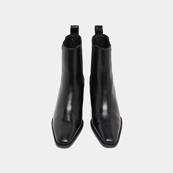 Bottines à talons biseautés et bouts poi... in black leather | BIRKIN