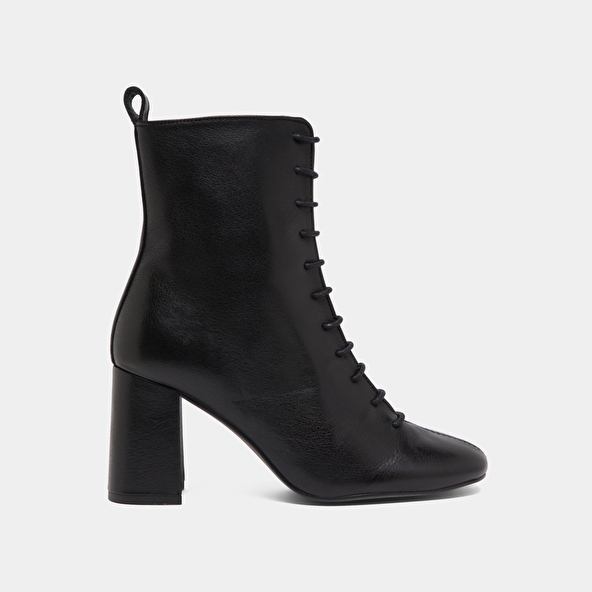 Bottines &agrave; talons et &agrave; lacets in black leather | BOSE