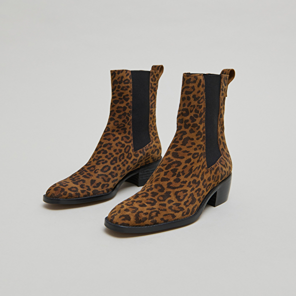 Boots à élastiques in leopard print suede | MAEVA