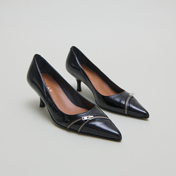 Escarpins à fermetures éclairs in black shiny leather | DANIELA