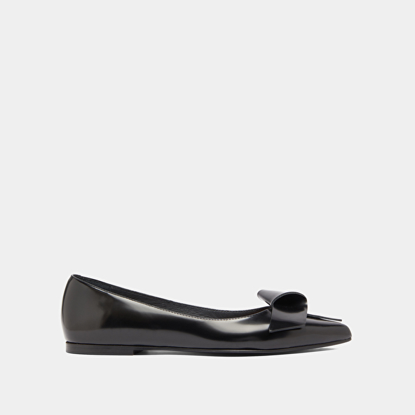 Ballerines à bouts pointus in black glazed leather | DEMO