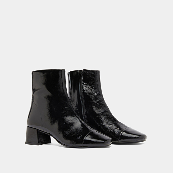 Ankle boots with zips in black pleated patent leather | DOMENICA