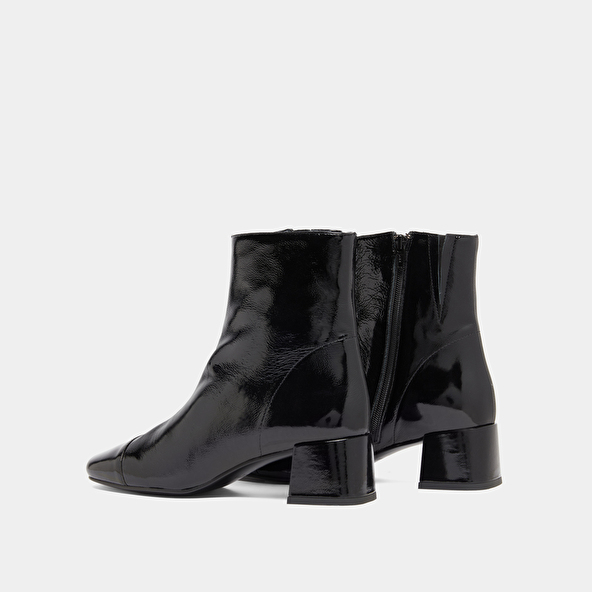 Ankle boots with zips in black pleated patent leather | DOMENICA