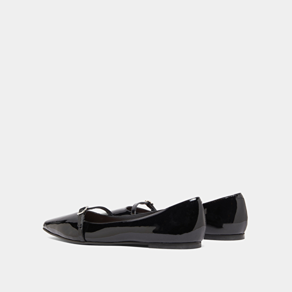 Ballet flats with adjustable buckles in black patent | DOMEN
