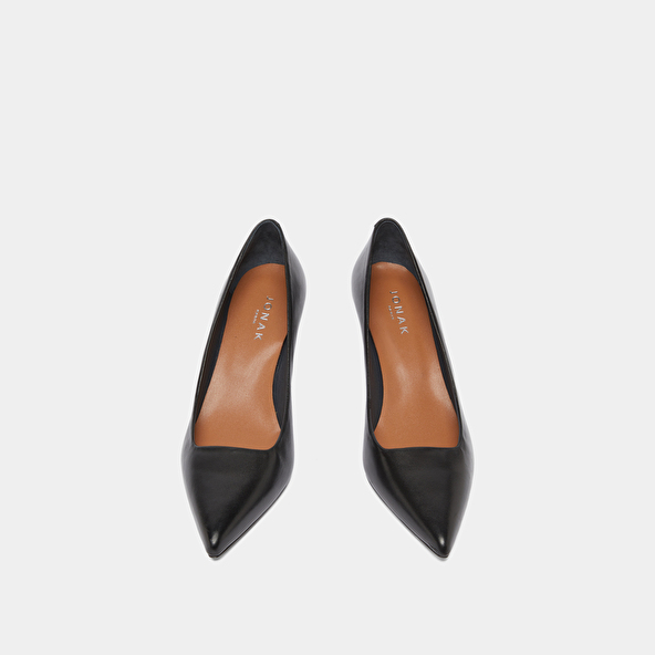 Pointed-toe pumps in black leather | DUNDEE
