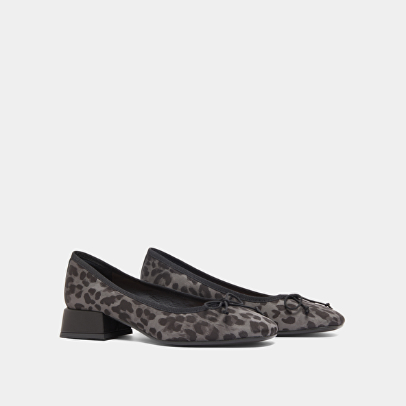 Ballerines à petits talons in gray leopard | dybil