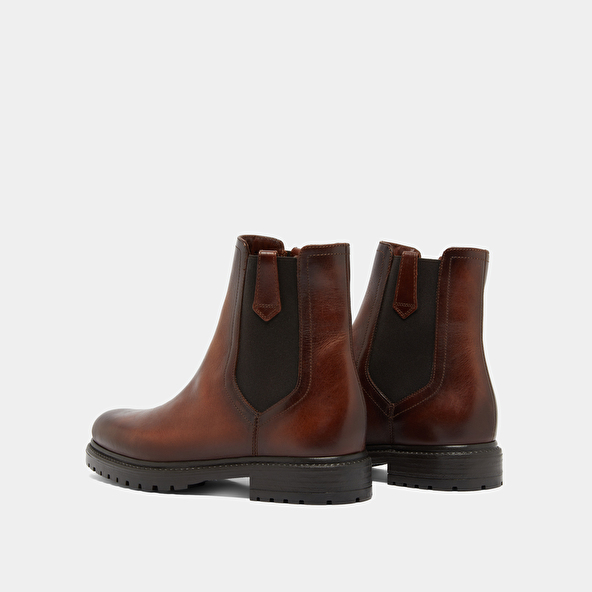 Lowboots with notched soles and elastic in cognac patinated leather | CANDIDE