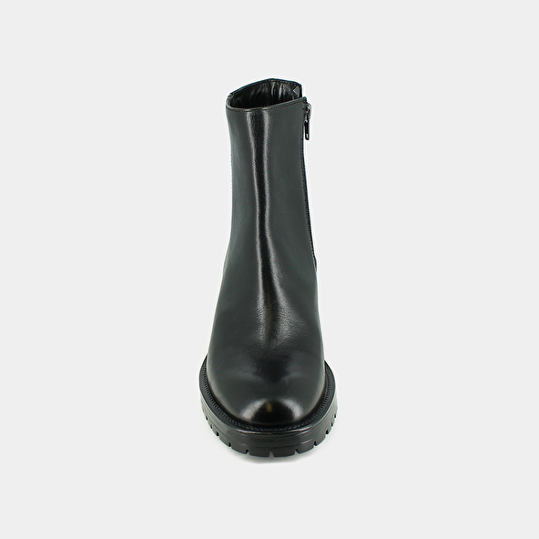 Lowboots with heels in black leather | CECILIA