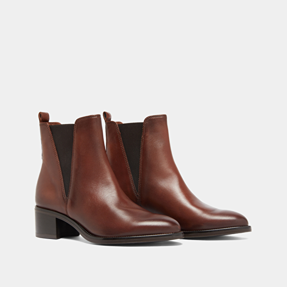 Bottines à élastiques triangulaires in cognac patinated leather | CHILO
