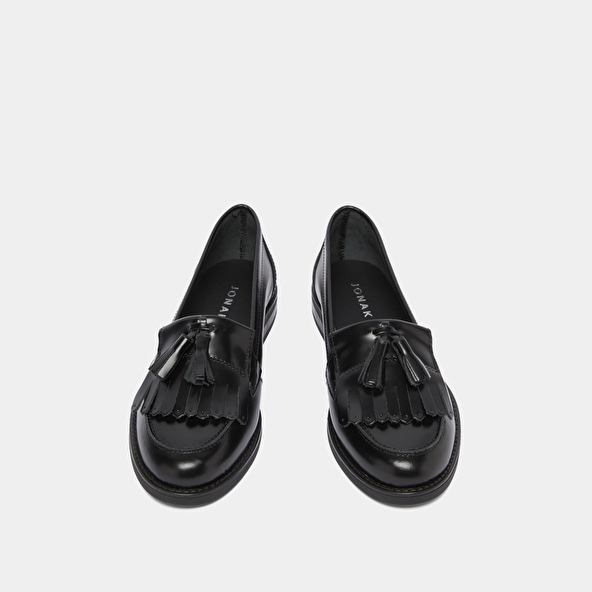 Mocassins à glands in black glazed leather | NELLE