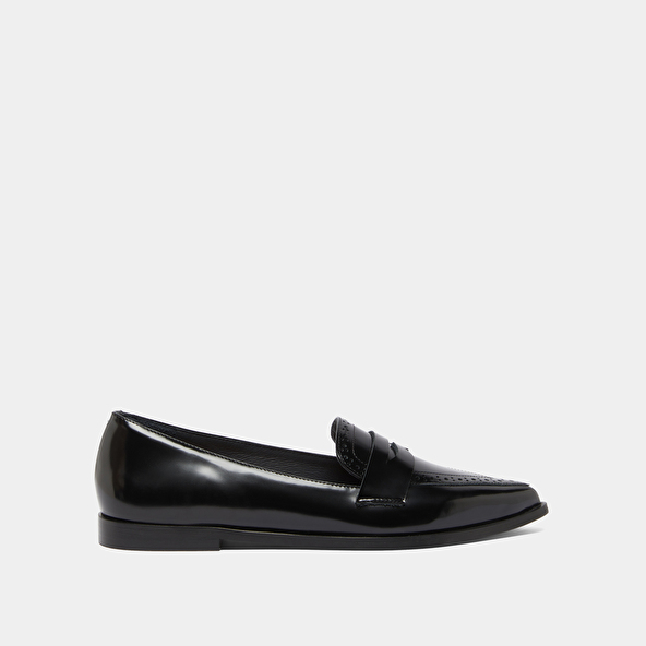 Mocassins à bouts pointus in black glazed leather | DALINA