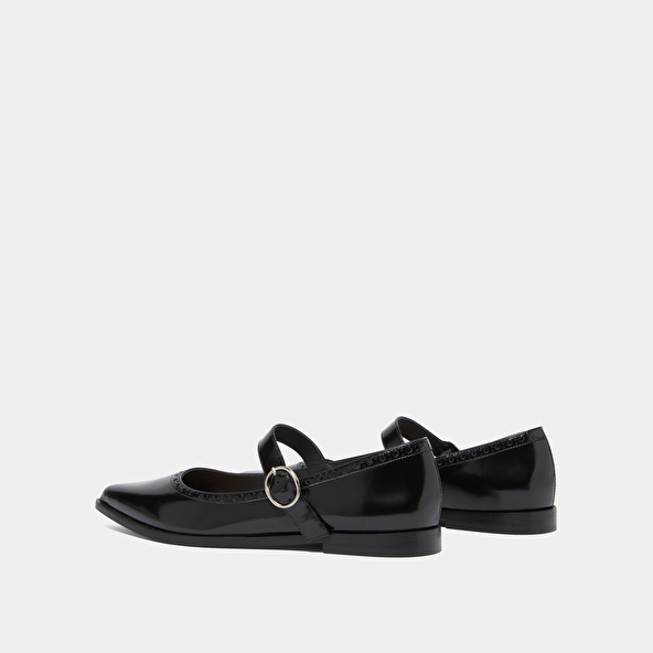 Ballet flats with pointed toes in black glazed leather | DEMIA