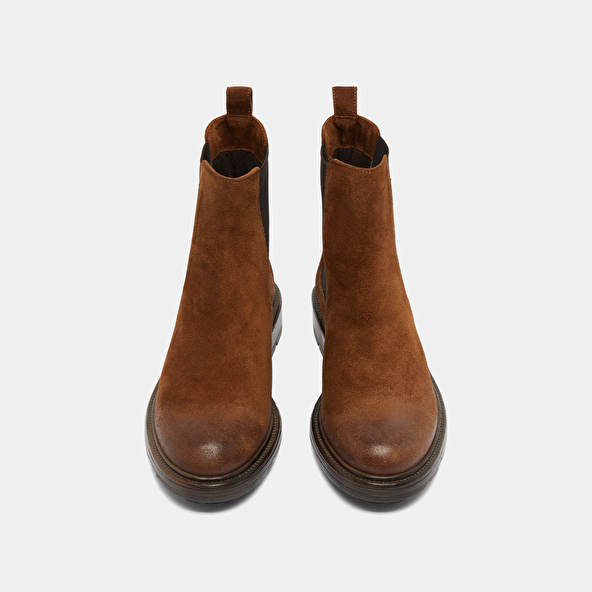 Lowboots with elastic straps and notched soles in cognac suede | CELINA