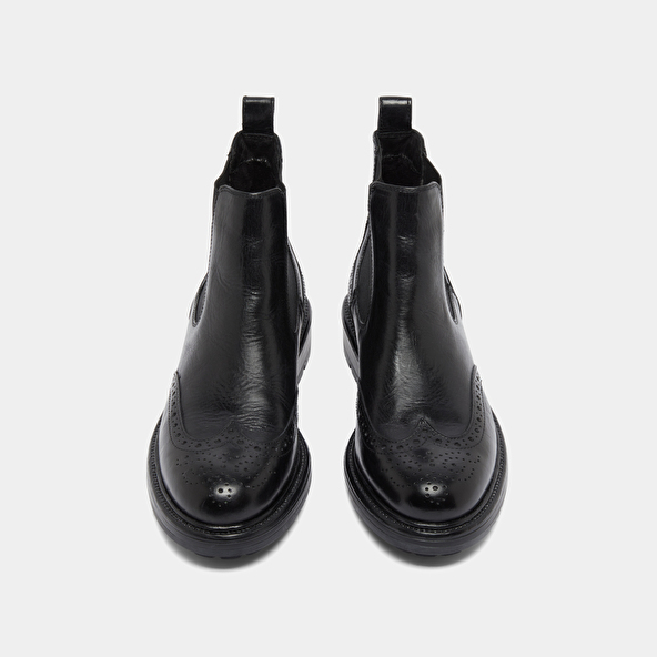 Boots à semelles crantées in black leather | CELIA