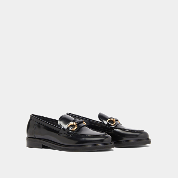 Loafers with gold bits in black glazed leather | DROP