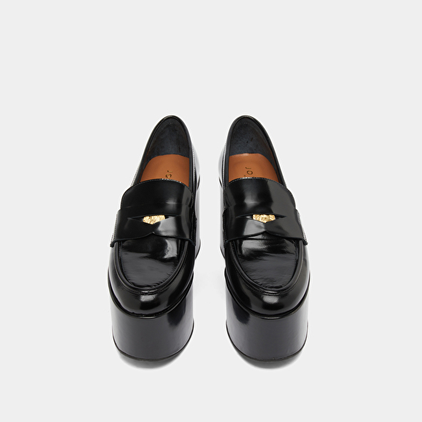Mocassins à plateformes in black glazed leather | DOPO