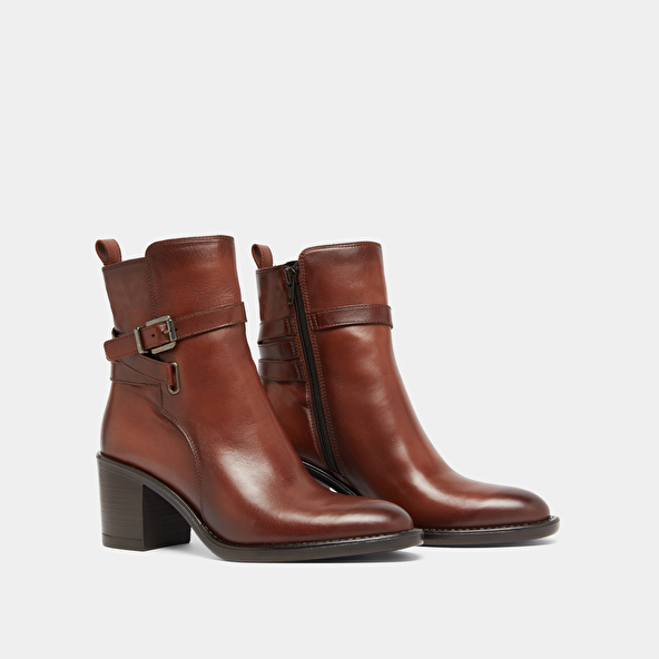Bottines à talons et boucles in cognac patinated leather | CAJOU