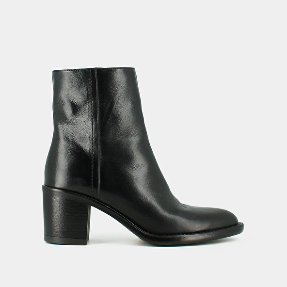 Bottines à talons in black leather | CAJUN