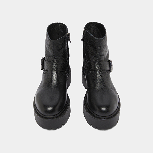 Boots à semelles crantées et boucles in black grained leather | RANA
