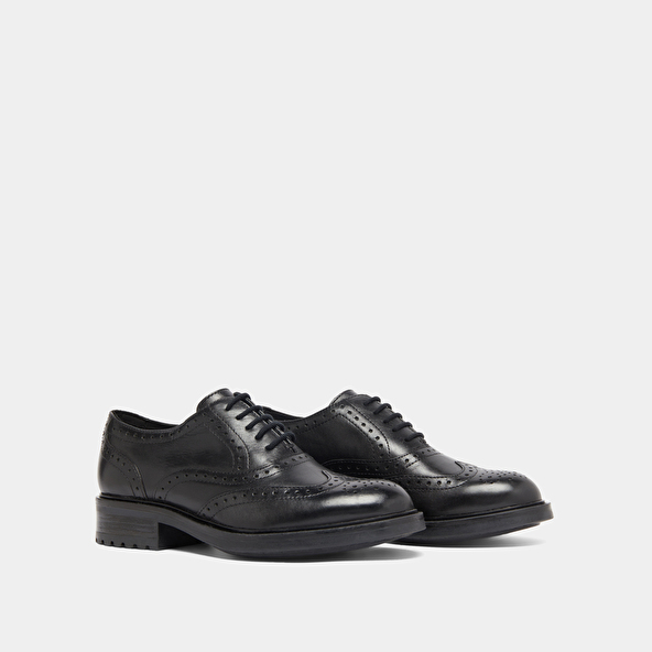 Richelieus à détails ajourés in black leather | GAD