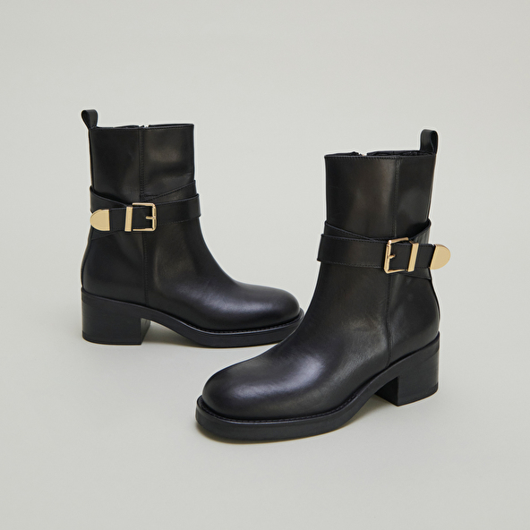 Bottines à boucles in black leather | IMA
