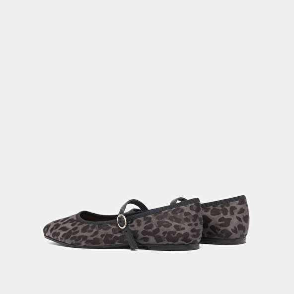 Ballerines à brides in gray leopard textile