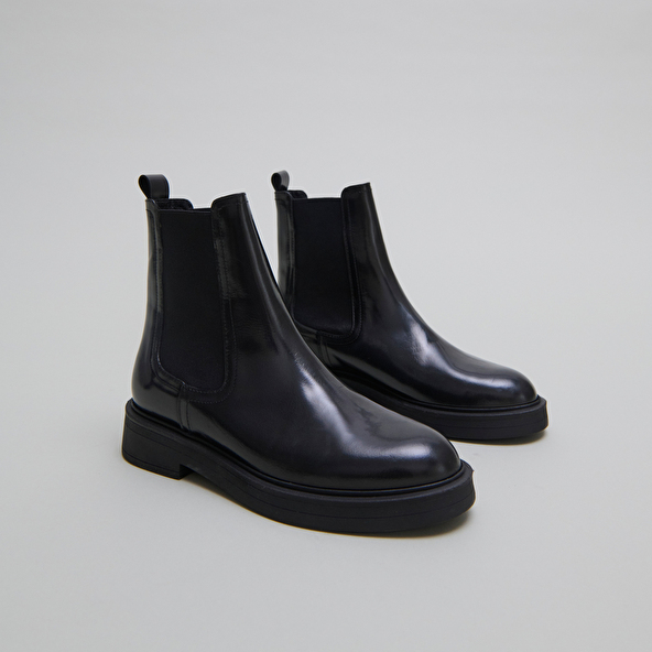 Boots à bouts ronds in grey glazed leather | AGEN