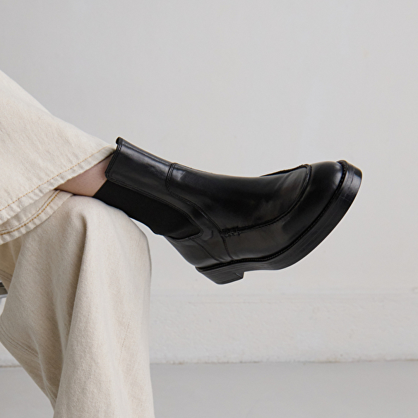 Boots à élastiques larges in black leather | ALLAN