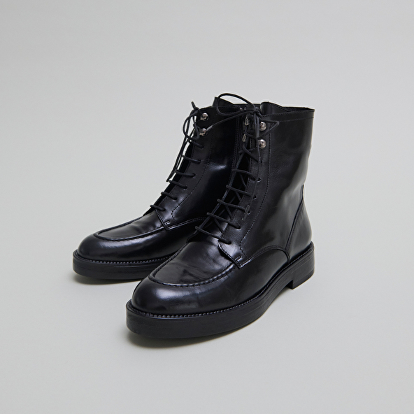 Boots à lacets in black leather | ALIDA