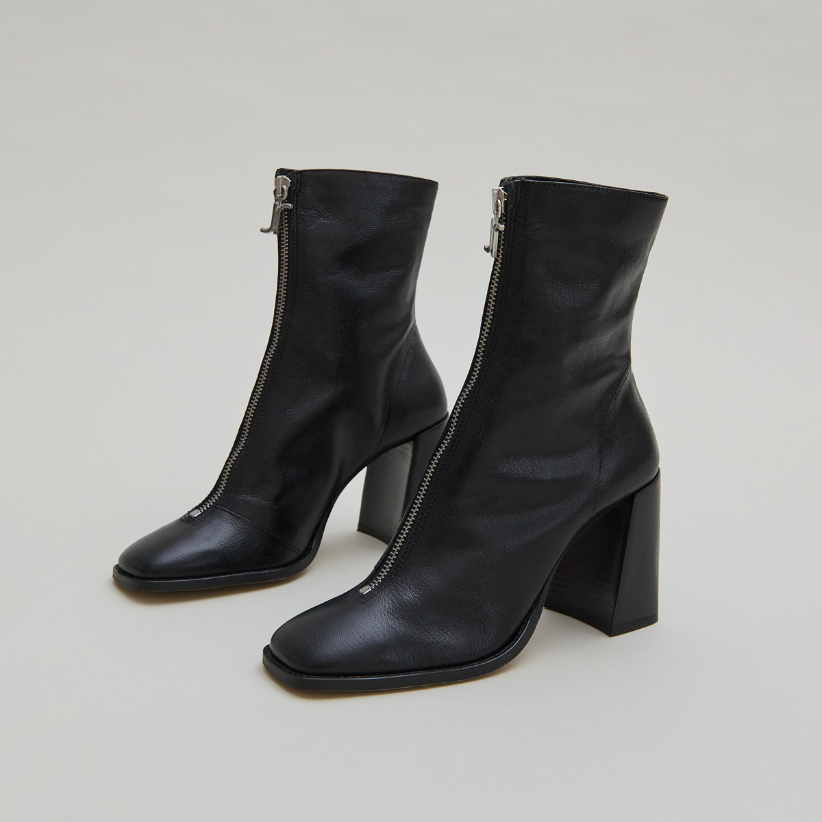 Bottines à talons et fermetures éclairs ... in black leather | VANDANA