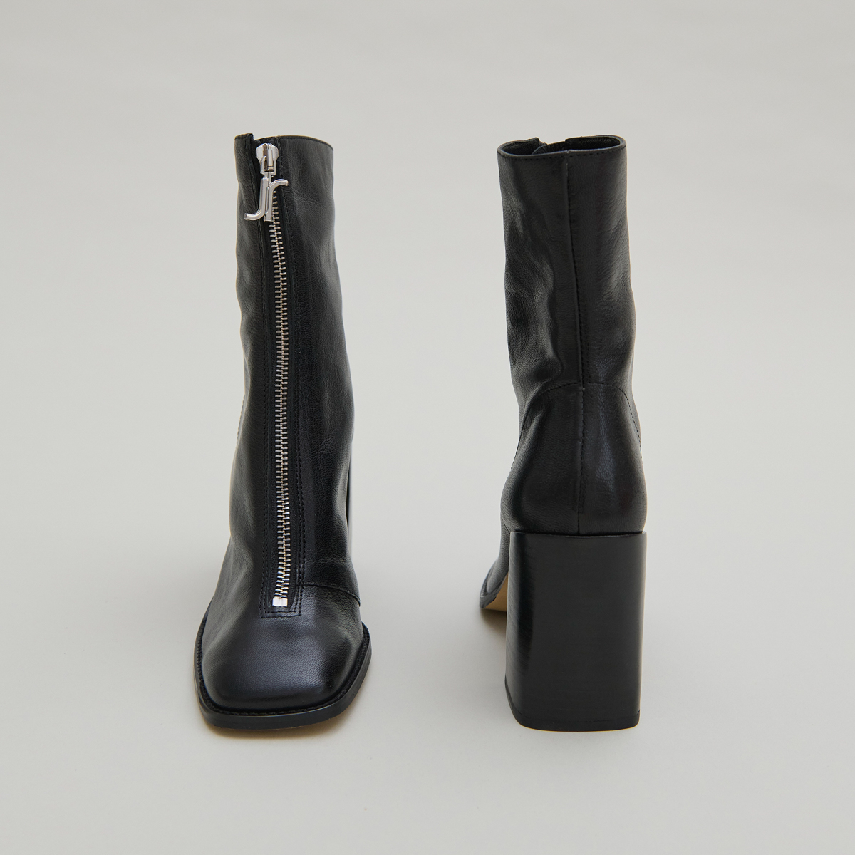 Bottines à talons et fermetures éclairs ... in black leather | VANDANA