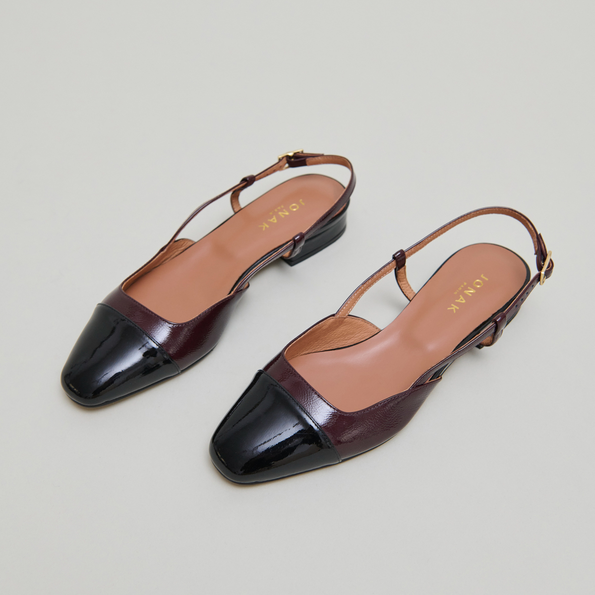 Slingbacks ballet flats in black patent leather and burgundy pleated patent | DHAPOU