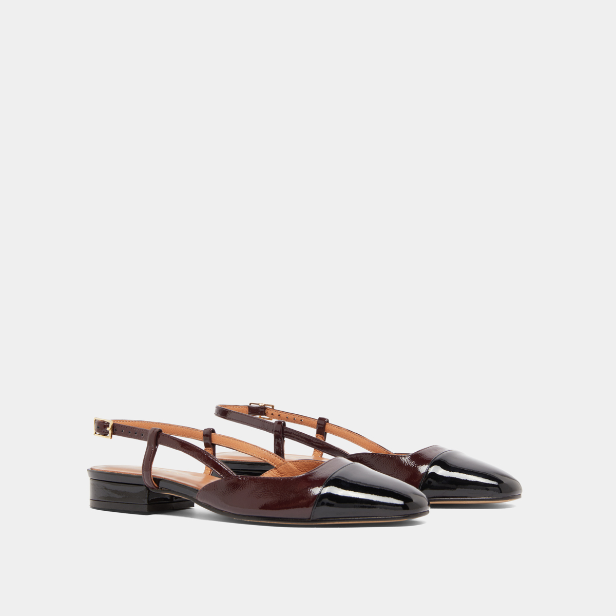 Slingbacks ballet flats in black patent leather and burgundy pleated patent | DHAPOU