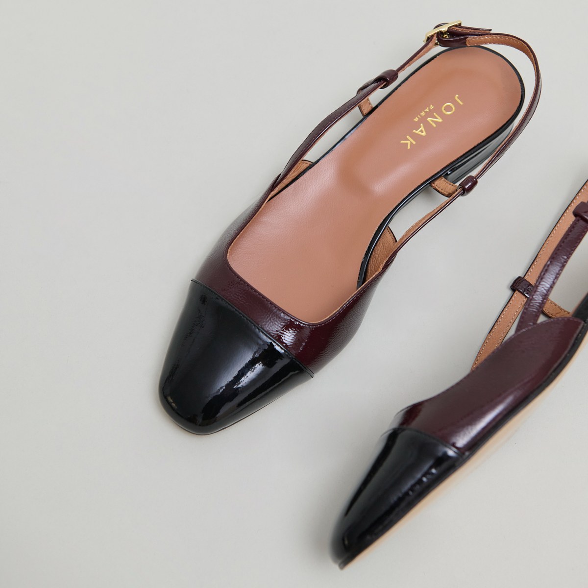 Slingbacks ballet flats in black patent leather and burgundy pleated patent | DHAPOU