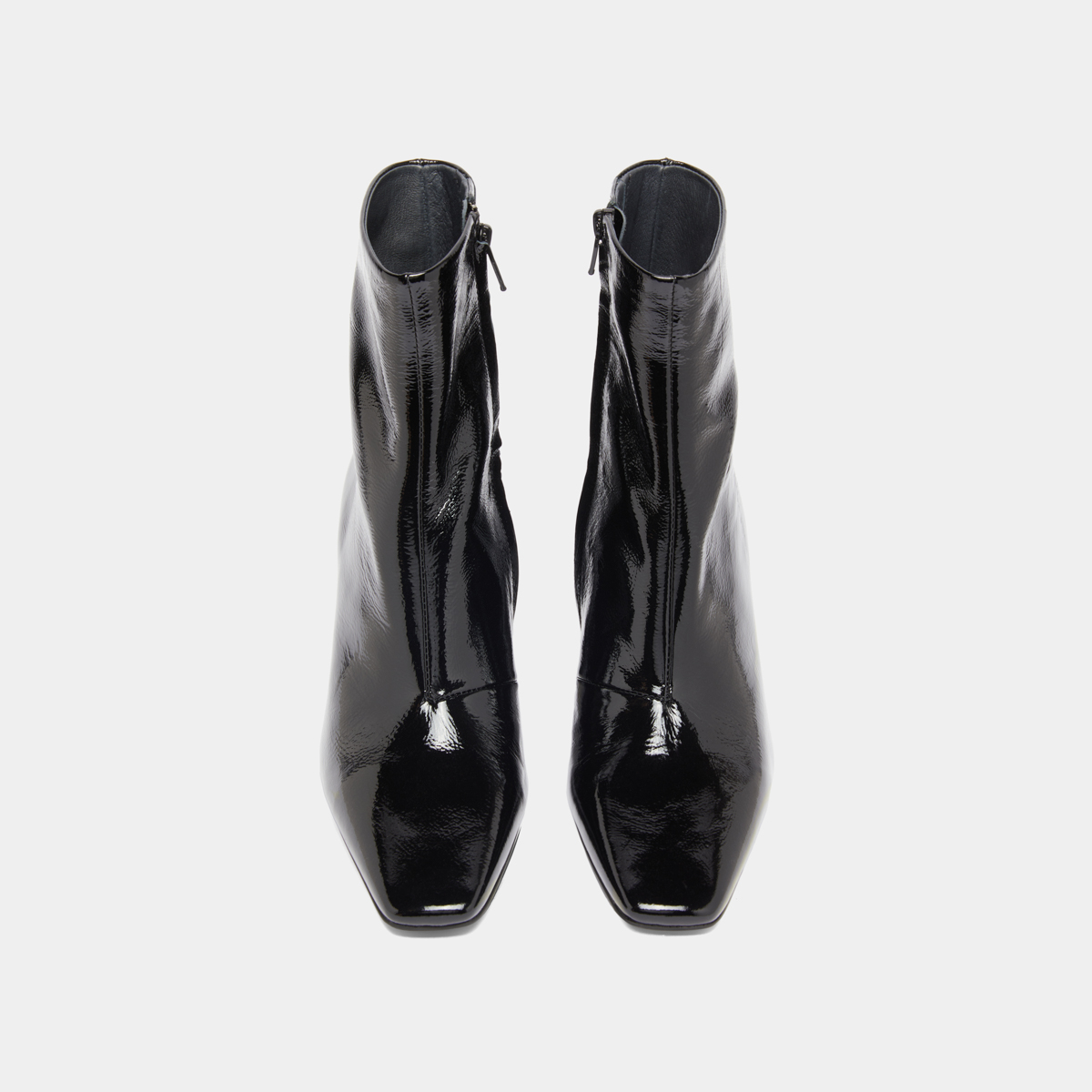 Bottines à bouts pointus in black pleated patent | DALIBAR